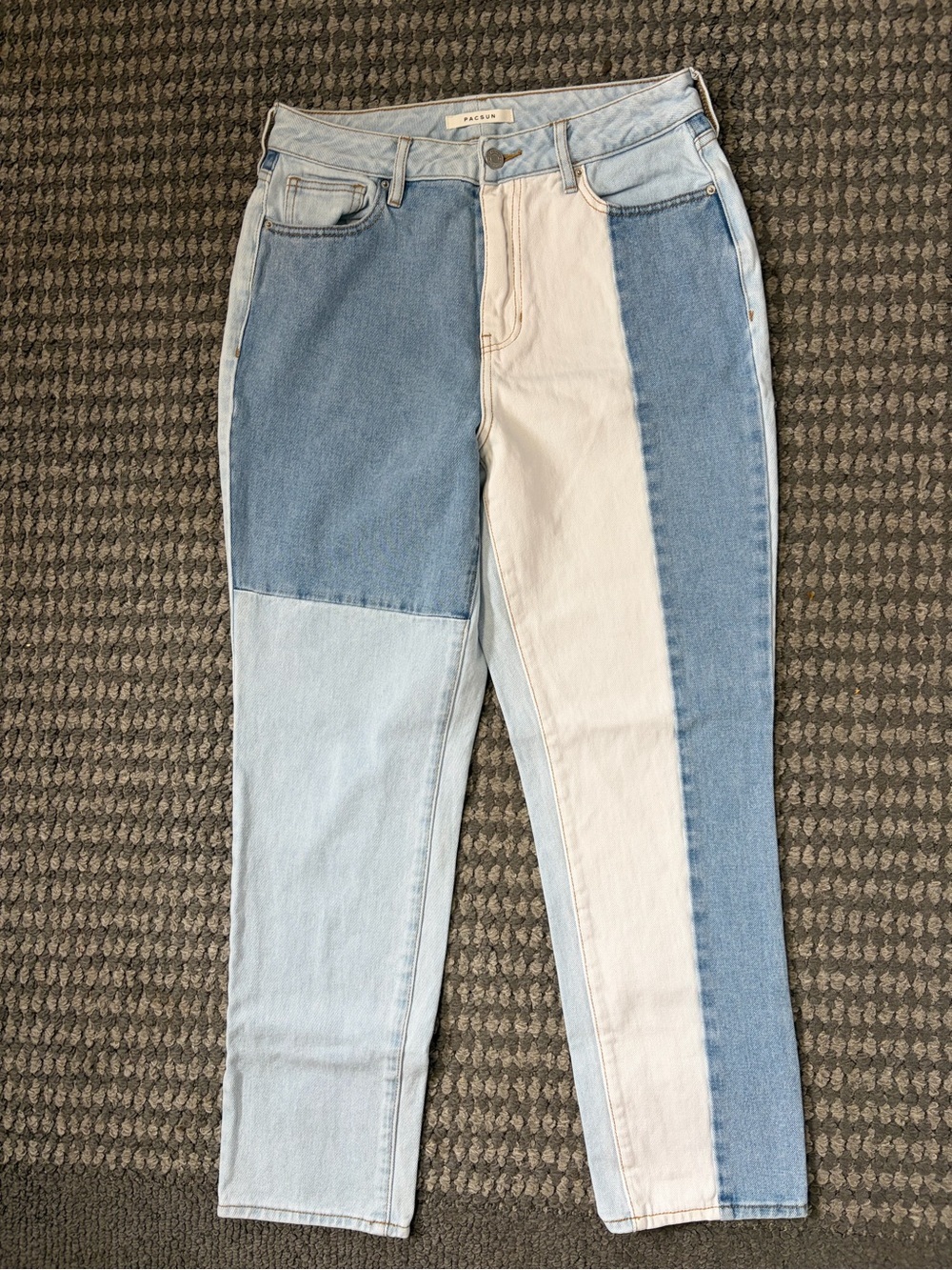 PacSun Two-Tone mom Jeans 28 Light Blue, Medium Blue & White
